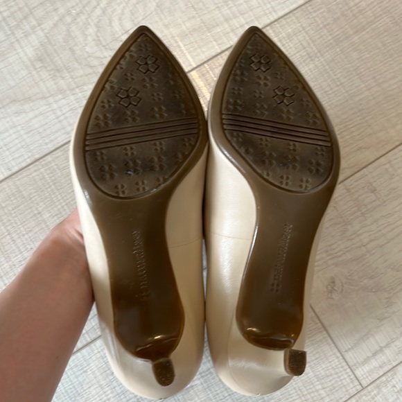 Naturalizer Porcelain Almond Toe Oden Pump - Picture 4 of 6